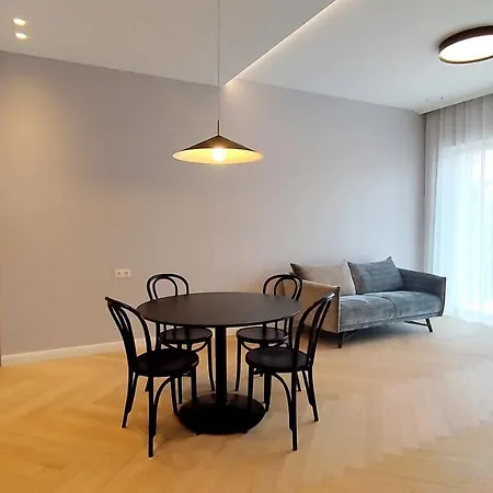 Brand New 50m2 Old Town Apart - Luxury Designer Retreat