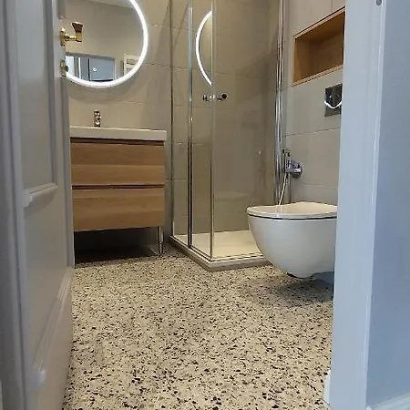 Brand New 50m2 Old Town Apart - Luxury Designer Retreat Apartment *